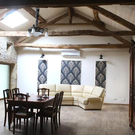 - La Couderquié Hébergement de vacances Lautrec